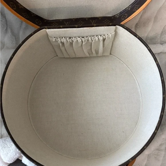 Louis Vuitton BOITE CHAPEUX 40 hat box - Picture 8 of 14